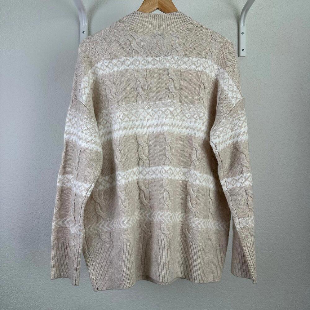L Women’s Crown & Ivy Long Sleeve Knit Sweater Beige Cream NWT - Picture 2 of 5